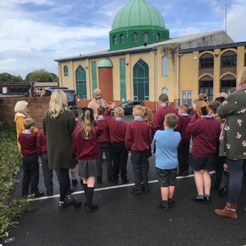 Year 4 visit the Mosque